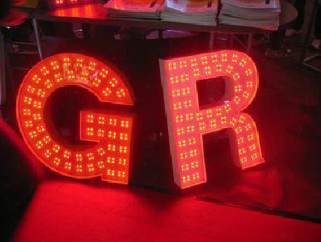 弥渡LED发光字常见的安装误区。